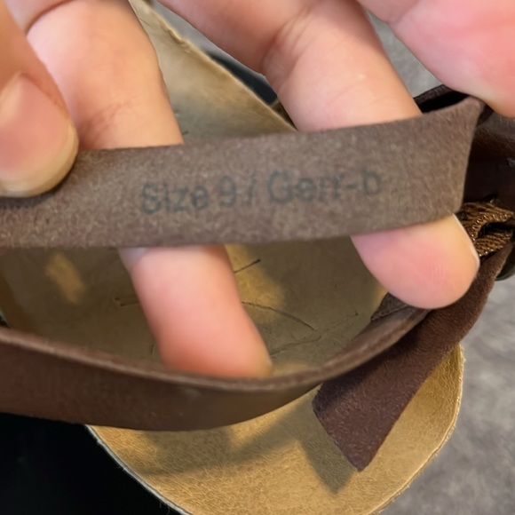 Women’s Sandals - Picture 2 of 2